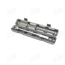 Ключ динамометрический YATO: квадрат 3/8, F = 10-60 Нм, L = 378-400 мм (YATO)